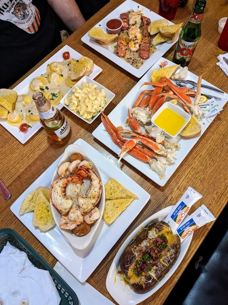 Crab Legs Seafood Platter